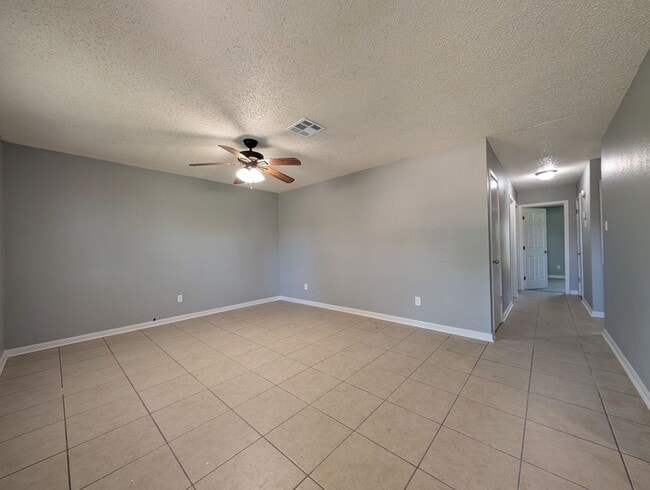 Foto del edificio - 2113 S Sugar Ridge Dr