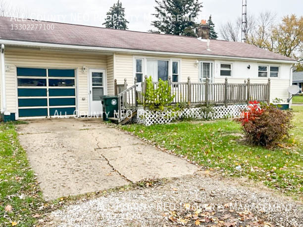 Foto principal - 3-Bedroom, 1-Bath Home with Spacious Yard!