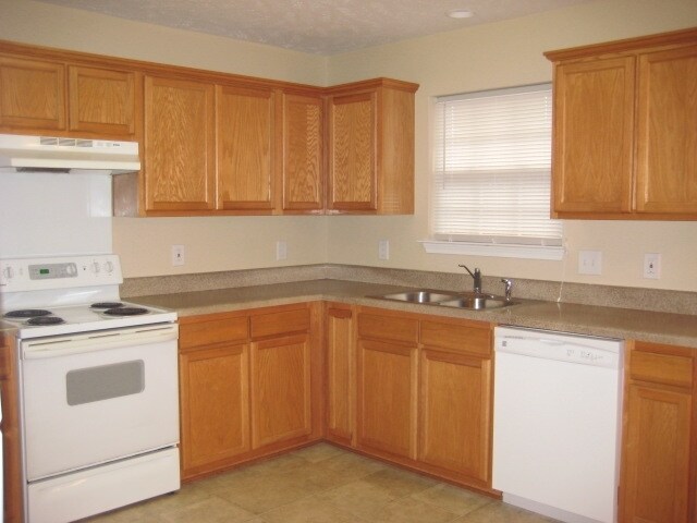 Foto del edificio - 2800 Rader Ridge Ct