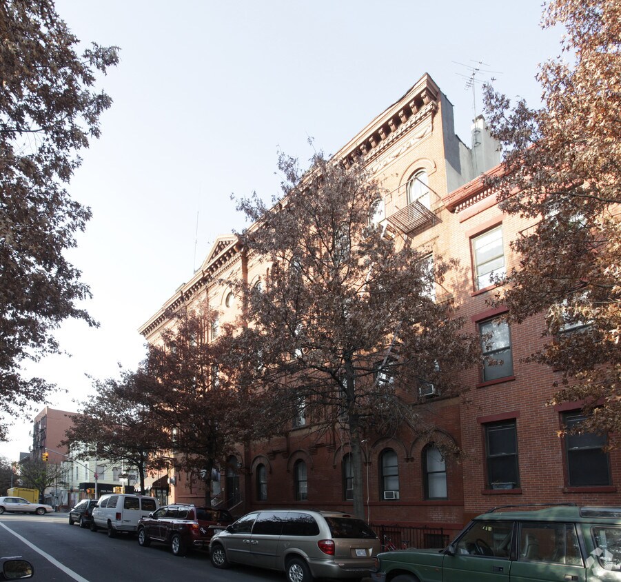 Building Photo - 139 S Fourth St