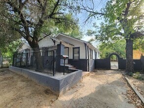 Building Photo - 505 N Nichols St