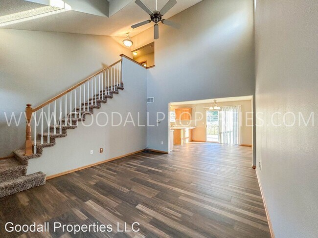 Building Photo - 3 br, 2 bath House - 3216 SW Buttonwood Ci...