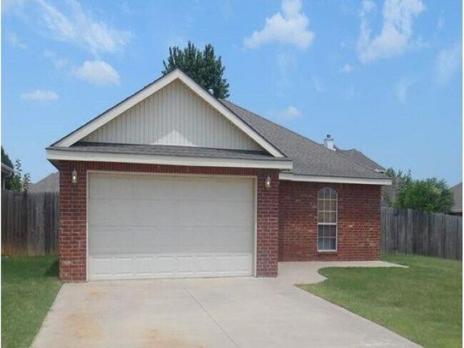 Building Photo - 818 E Kc Ct