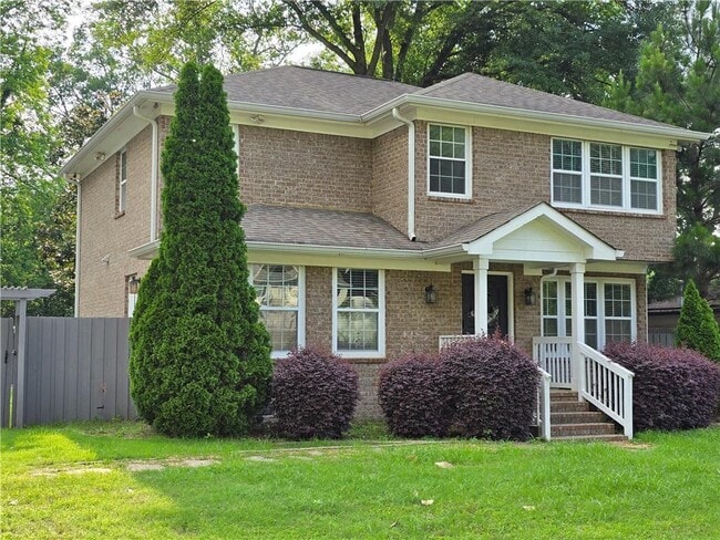 Building Photo - 2616 Boland Dr NE