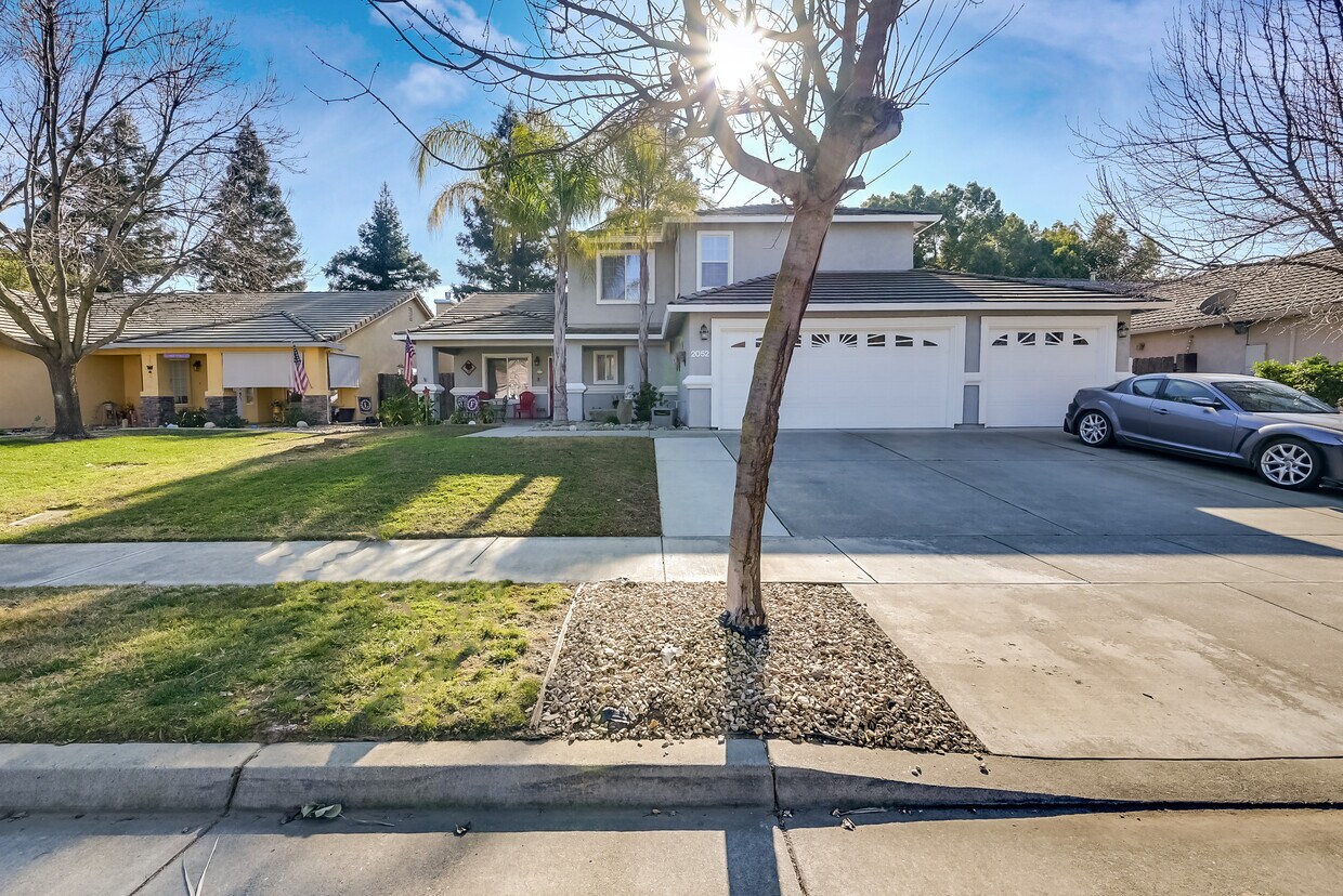 Primary Photo - 2052 Gold River Dr