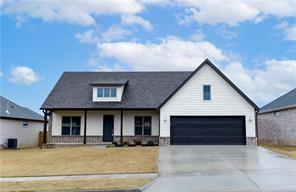 Building Photo - 901 Petit Jean St