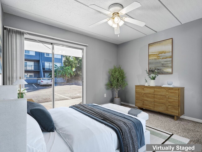 Building Photo - 830 E Park Ave