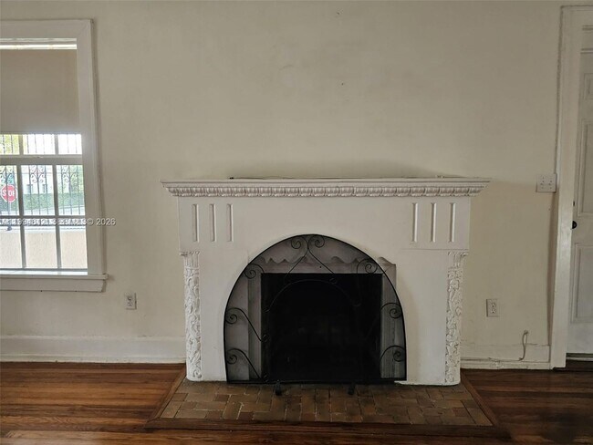 Foto del edificio - 2385 SW 23rd Terrace