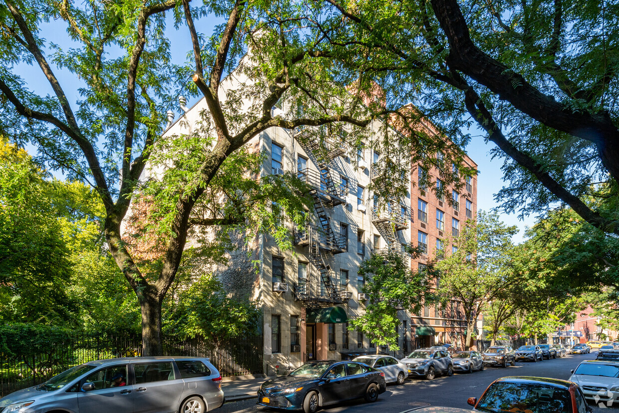 Primary Photo - 444 W 48th St