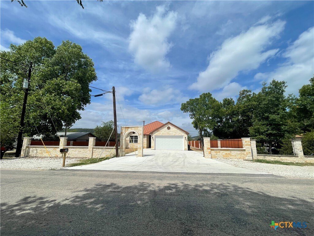 Primary Photo - 244 Pecan Row