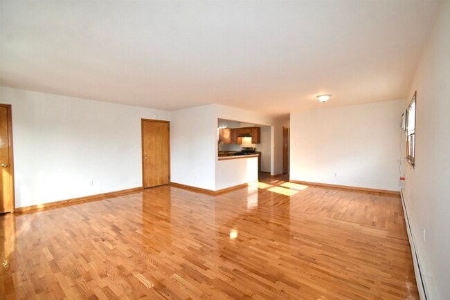 Building Photo - 21 Country Village Ct