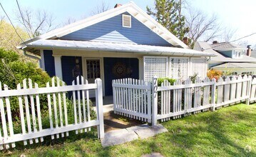 Building Photo - 707 Arnette Ave