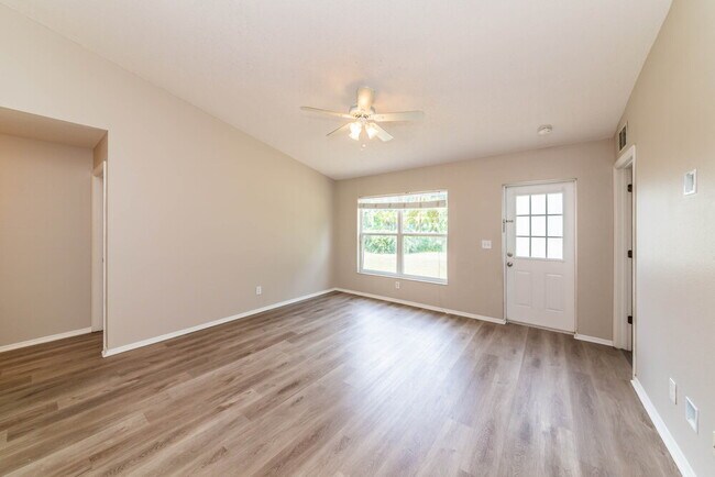 Foto del edificio - 4042 Banbury Cir