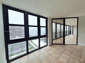 Building Photo - 1925 Brickell Ave