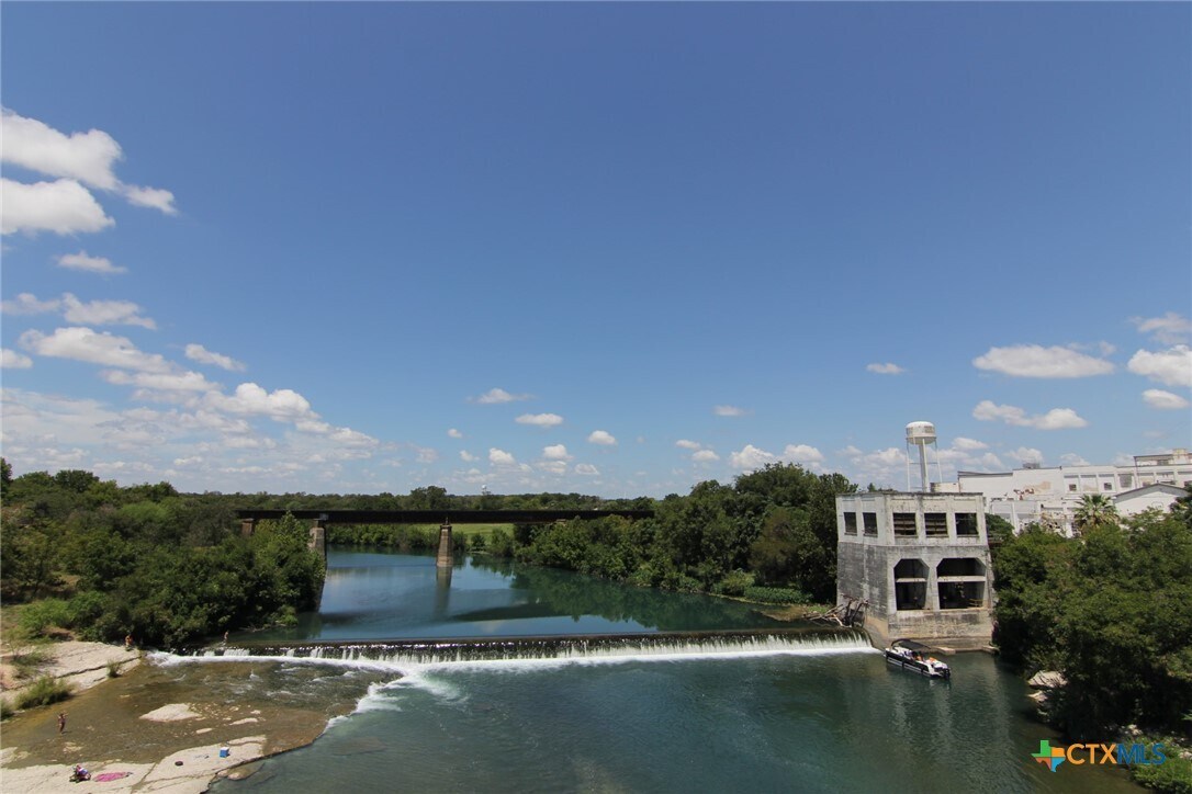 Building Photo - 711 Gristmill Dr