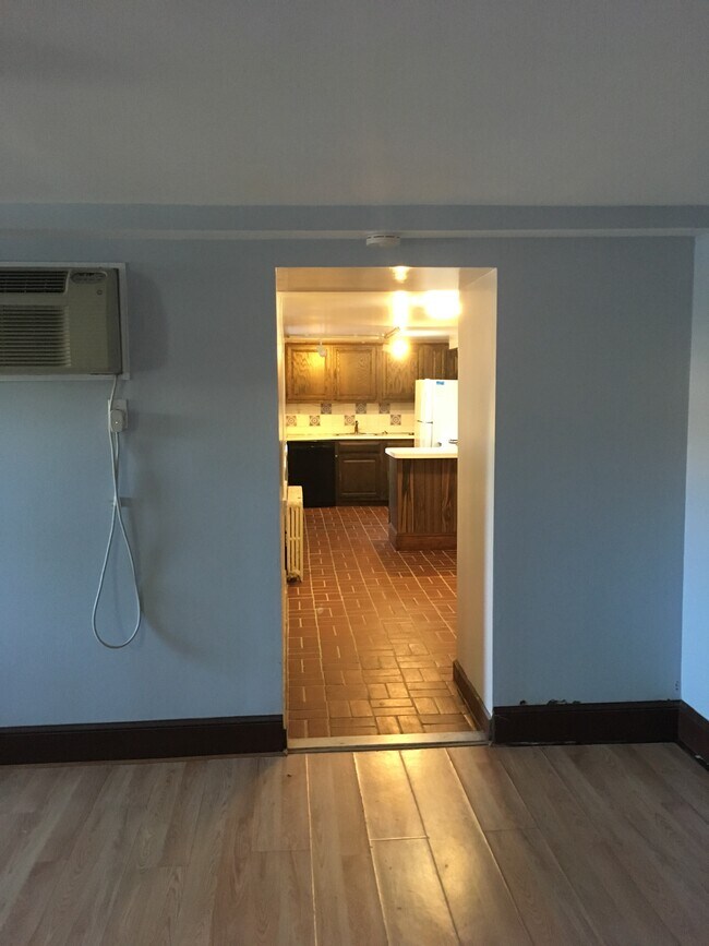 Foto del edificio - 4127 River Rd NW