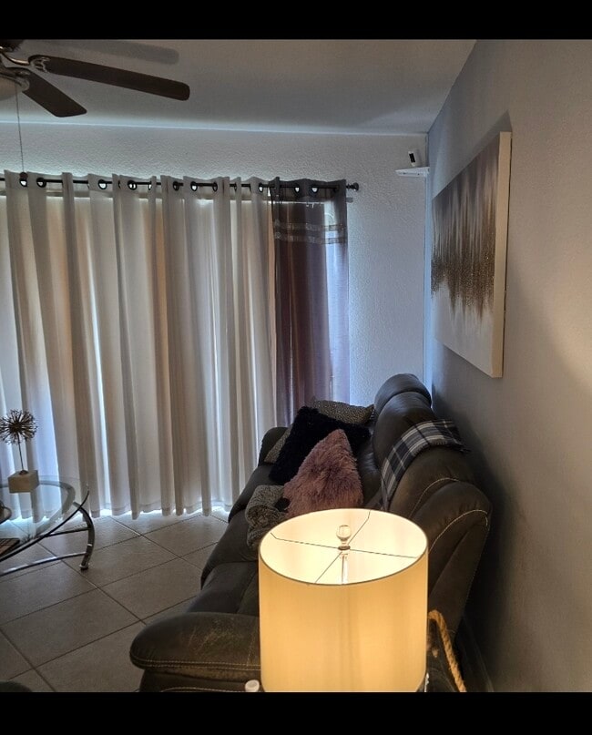 Foto del edificio - 11453 NW 39th Ct