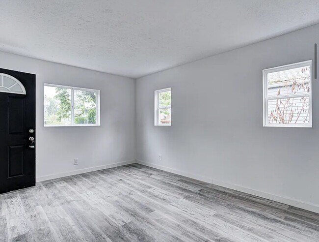 Foto del edificio - 734 N Arnolda Ave