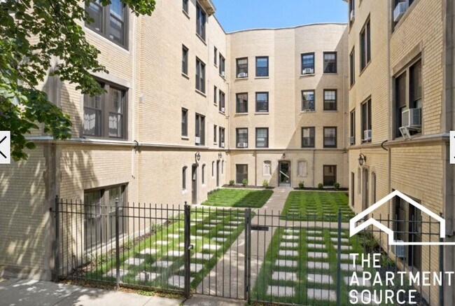 Photo - 1610 W Sunnyside Ave Apartment