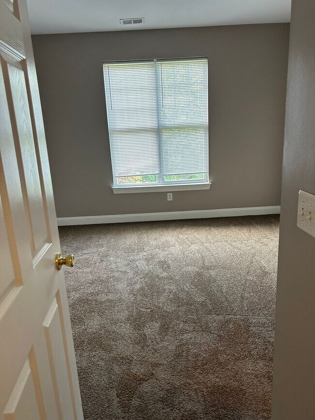 Foto del edificio - 2 Bedroom 2 Bathroom Condo in Charlotte