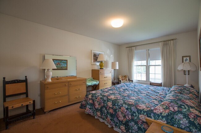 Building Photo - 1306 Green Gables Ct