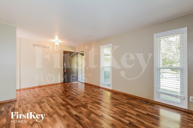 Building Photo - 12082 Foxpoint Dr