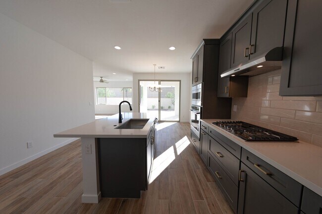 Building Photo - NEWER CONSTRUCTION HOME WITH 3 BED/3 BATH ...