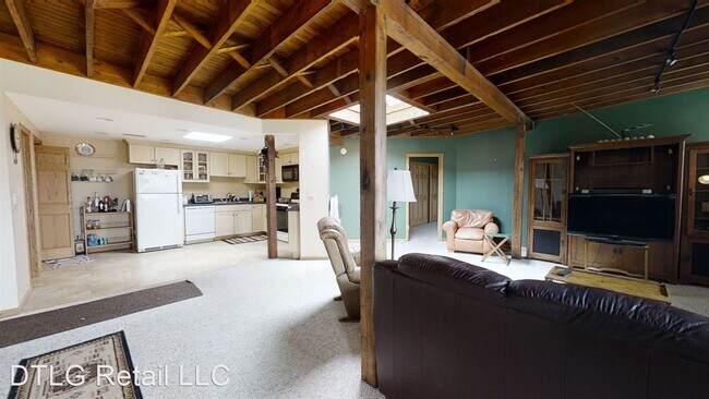 Building Photo - 112 E Burlington Ave