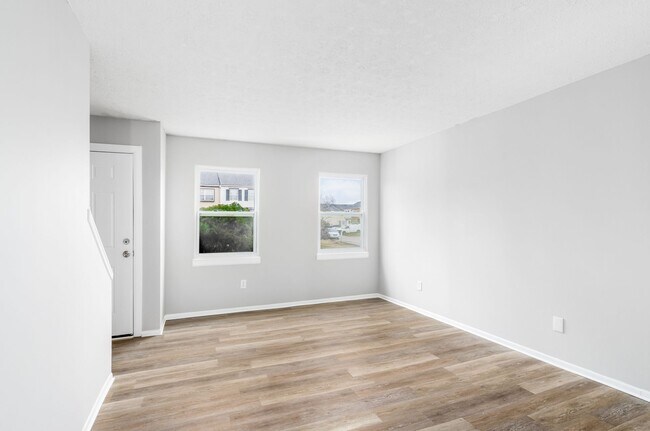 Building Photo - 2566 Sandbury Blvd - 2564 | $1,050 | 2 bed...