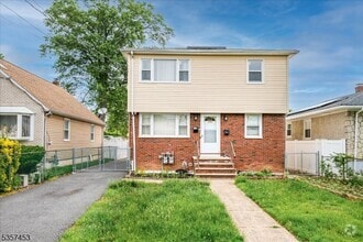 Building Photo - 504 Chandler Ave