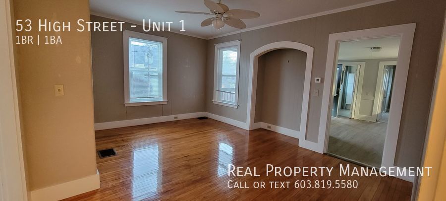 Primary Photo - Spacious 1 Bedroom Apartment Near Downtown...