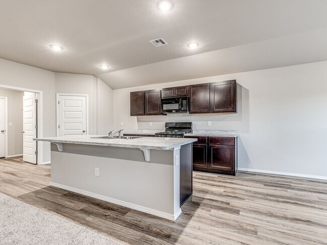 Foto del edificio - Brand New Construction + 4 bedrooms + Mustang Schools