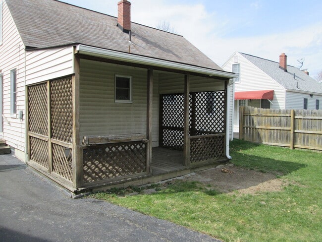 Building Photo - 519 Forest-Hill Dr