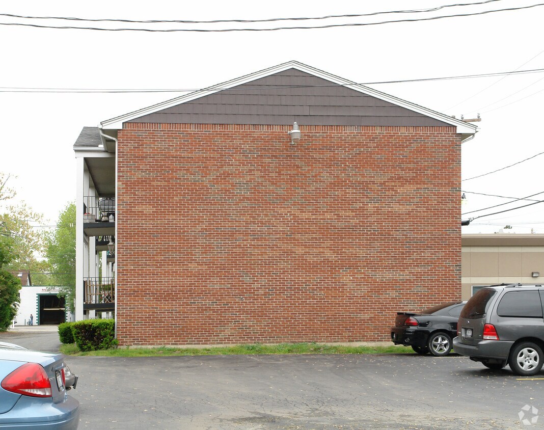Building Photo - 1065-1069 Delaware Rd