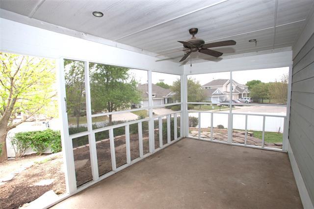 Building Photo - 2406 Hillside Dr