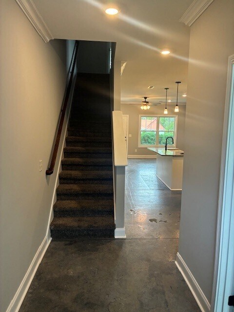 Building Photo - 744 Gracey Ave