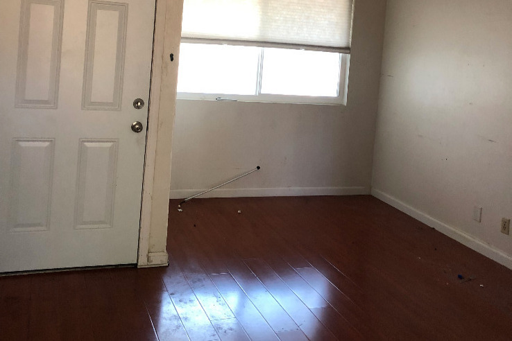 Living Room - 1111 Berkeley Ave