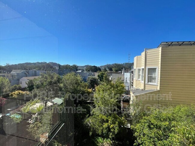 Building Photo - 2179 Grove St