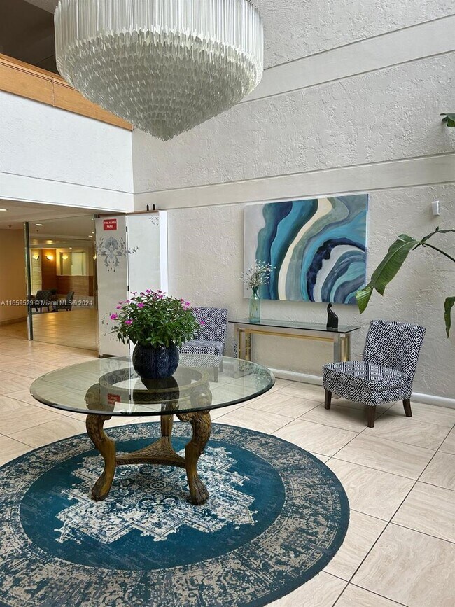 Foto del edificio - 16300 Golf Club Rd