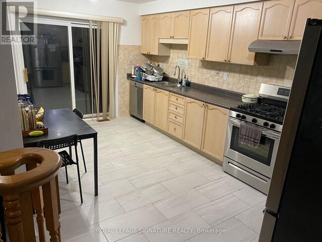 Photo du bâtiment - 1025 Barclay Cir