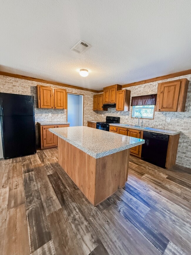 Foto del edificio - 1430 Shadeville Rd