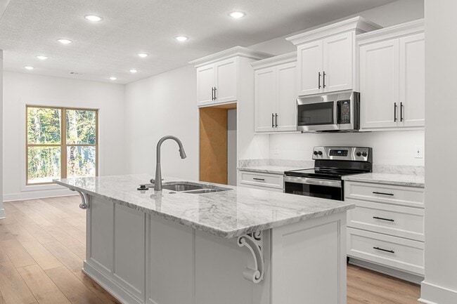 Building Photo - 4216 Lynx Ln