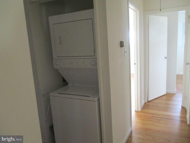 Building Photo - 30 Wildgeese Cir