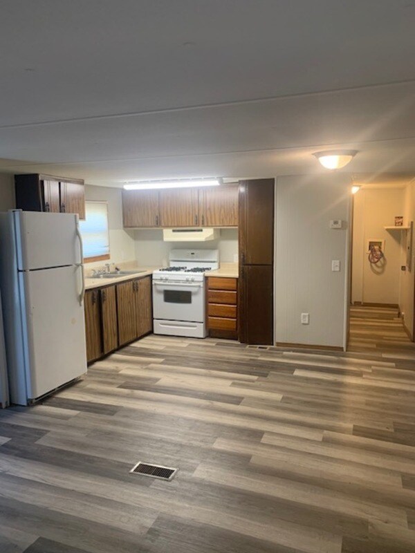 136 Lakeside Ave, East Alton, IL 62024 House Rental in East Alton, IL