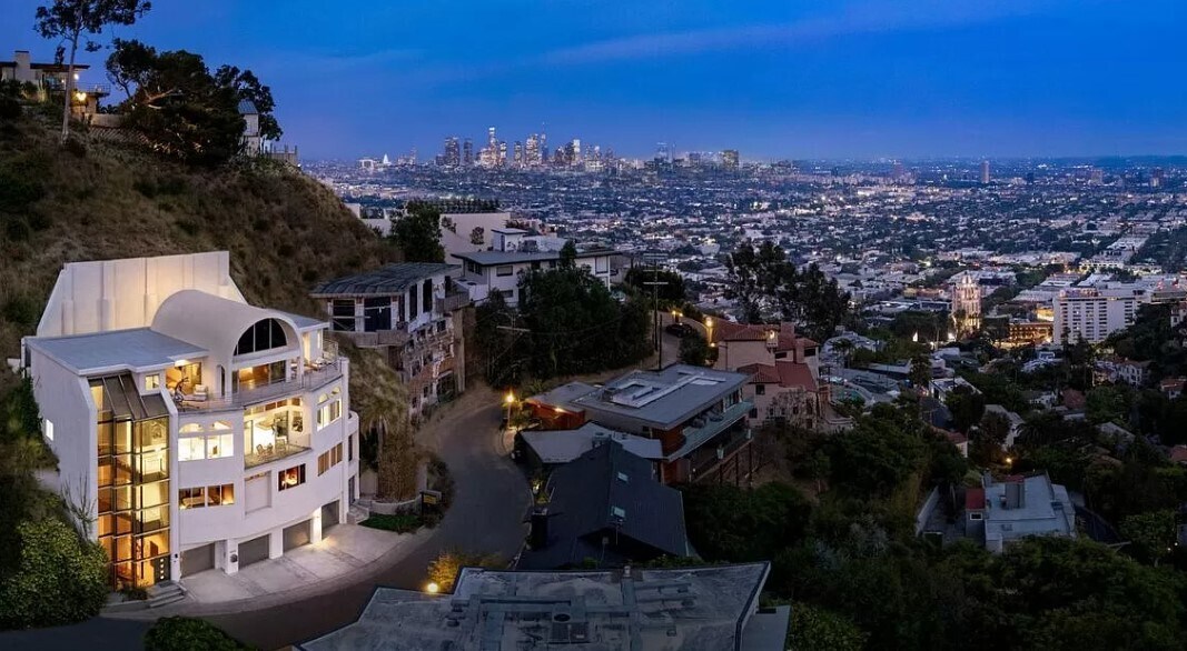 Foto principal - 8435 Franklin Ave