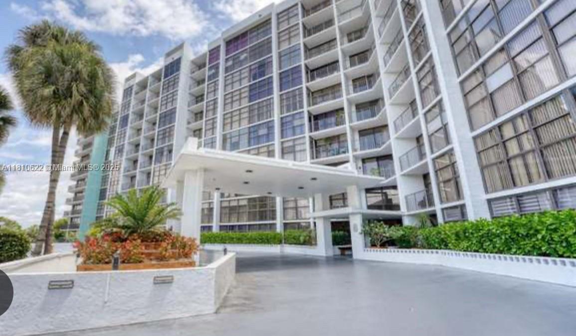 Foto principal - 200 Leslie Dr