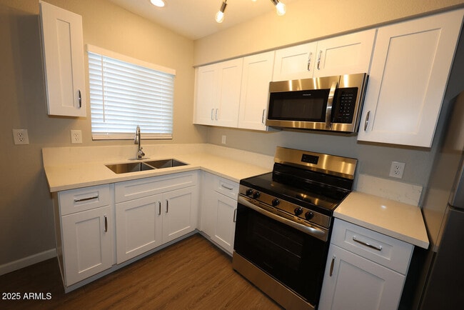 Foto del edificio - 127 S Outpost Rd