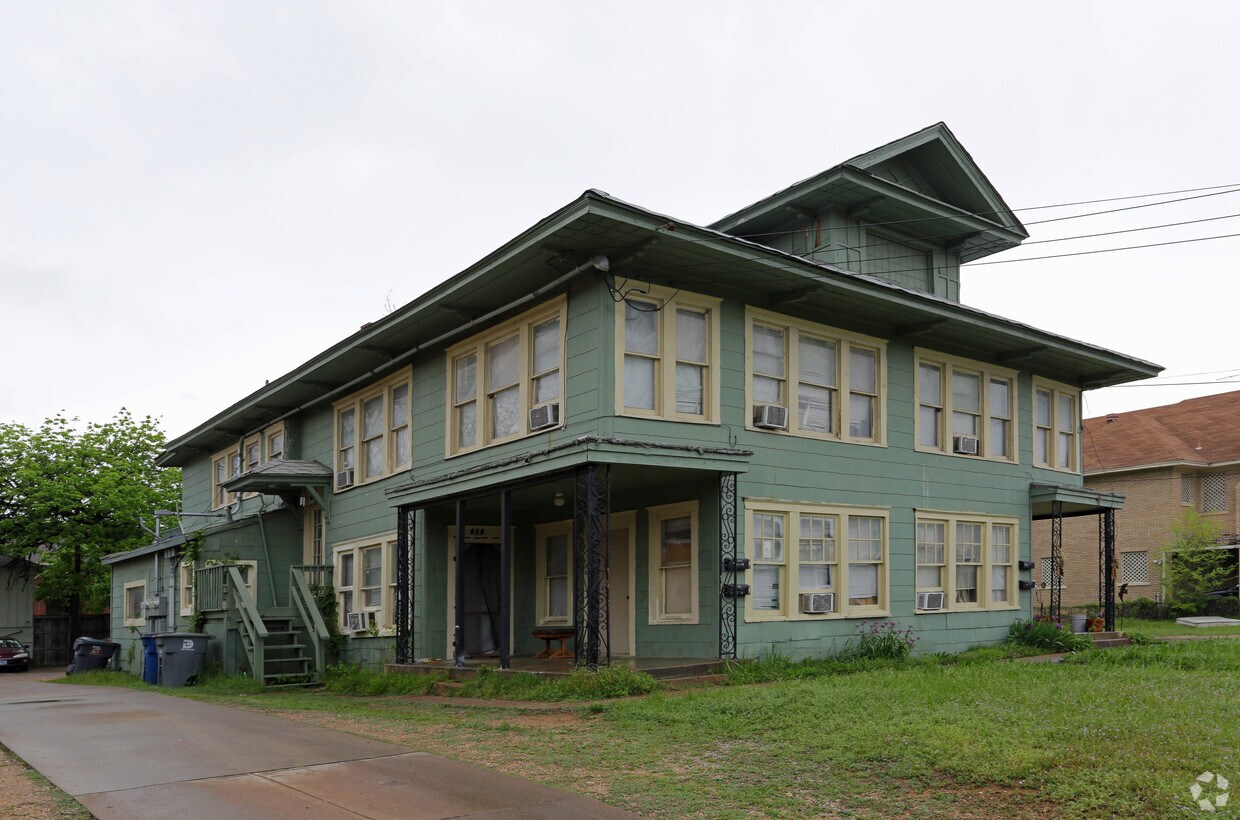 Building Photo - 819 N Marsalis Ave