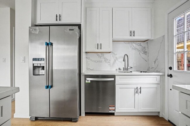 Building Photo - 25656 Franklin Ave