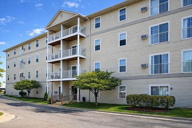 Building Photo - ST. CLAIR LANDINGS